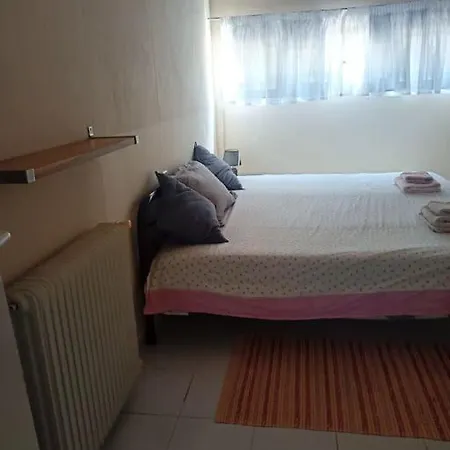 Γκαρσονιέρα Κοντά Στο Πανεπιστήμιο, Περ Κόμβος Τει * Kozani