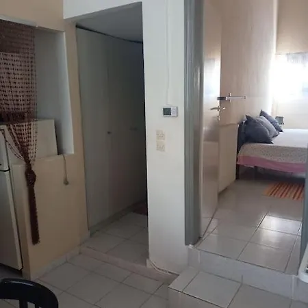 Γκαρσονιέρα Κοντά Στο Πανεπιστήμιο, Περ Κόμβος Τει Lägenhet