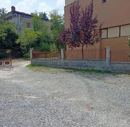 Lägenhet Γκαρσονιέρα Κοντά Στο Πανεπιστήμιο, Περ Κόμβος Τει